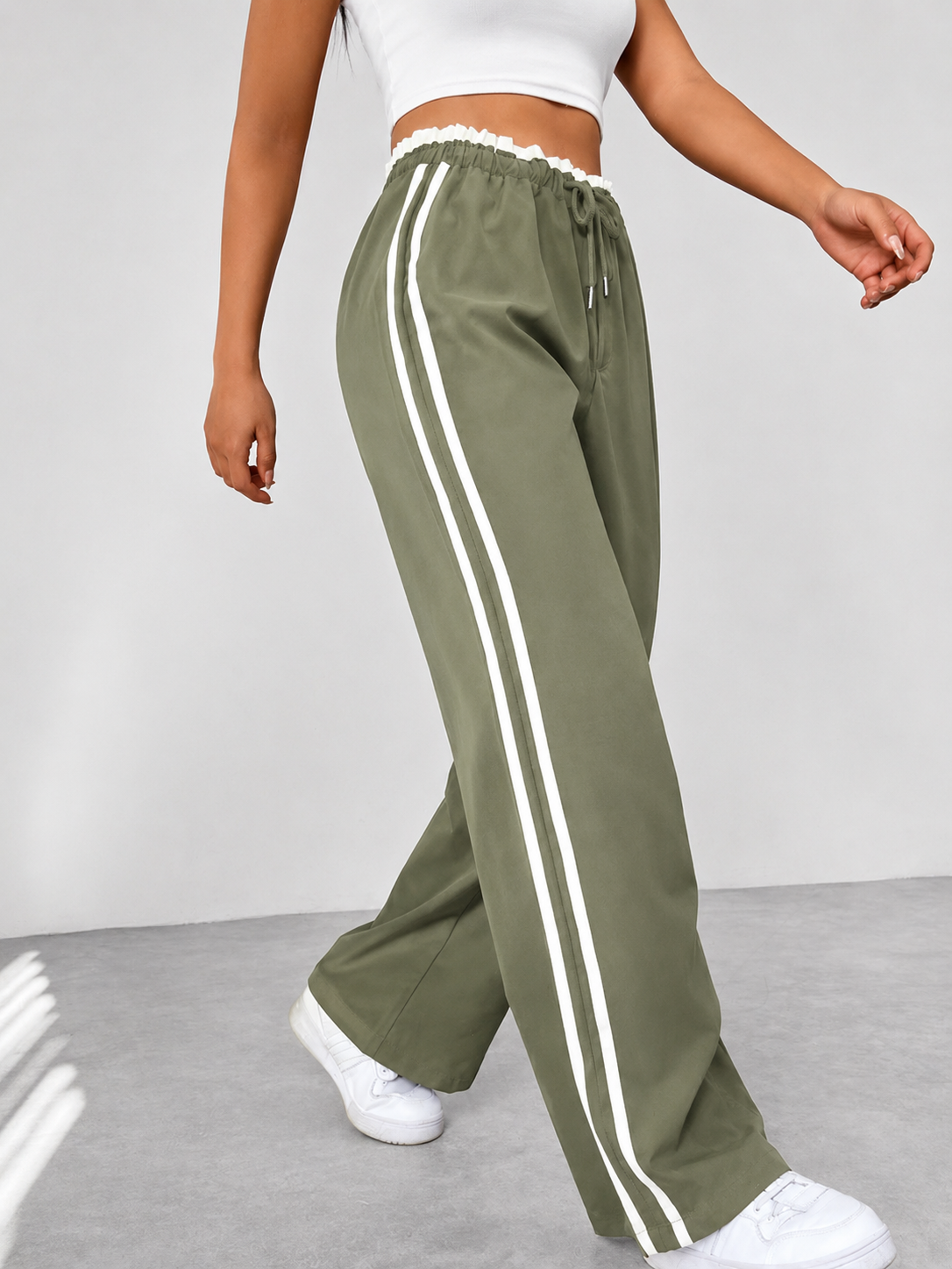Sophie | Sportieve High-Waisted Joggingbroek Dames met Witte Strepen en Comfortabele Pasvorm 4