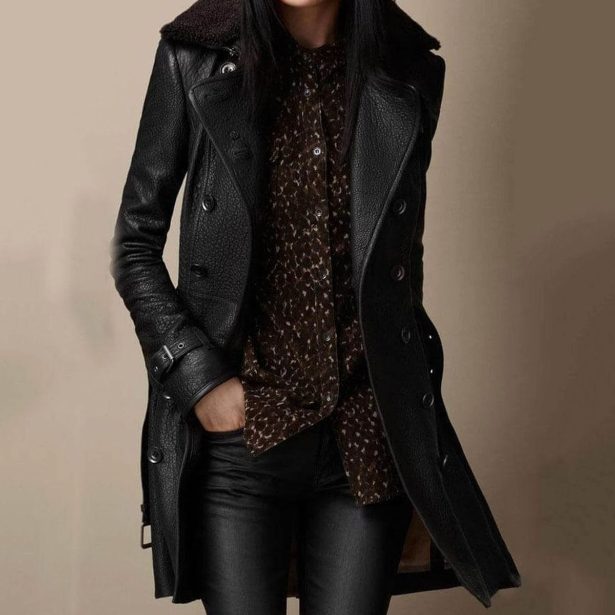 CORVALE dubbelrijse longline damesjas met shearling kraag en riem in taille