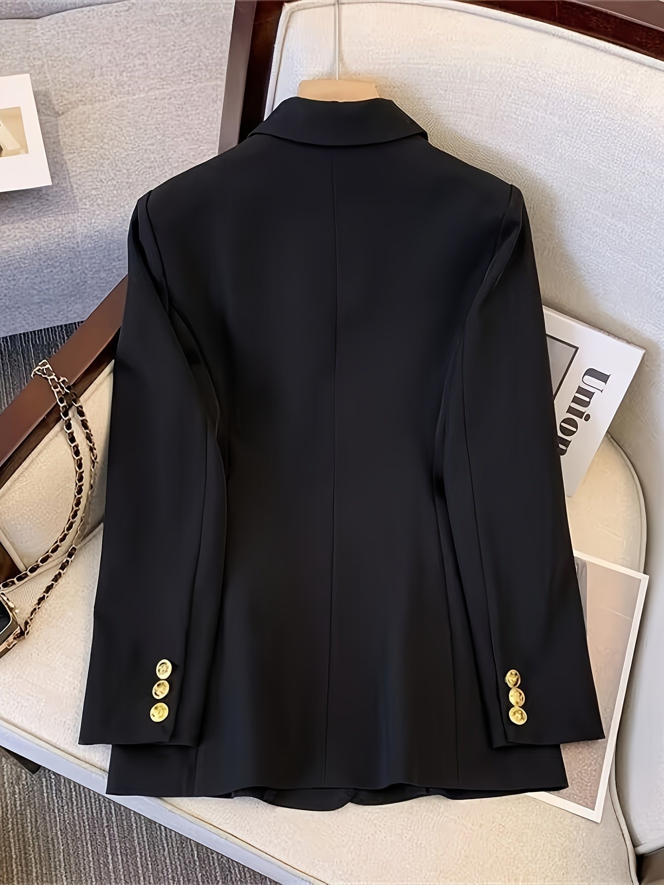 Lena | Lange Zwarte Dames Blazer Met Dubbele Rij Knopen Voor Winter 3