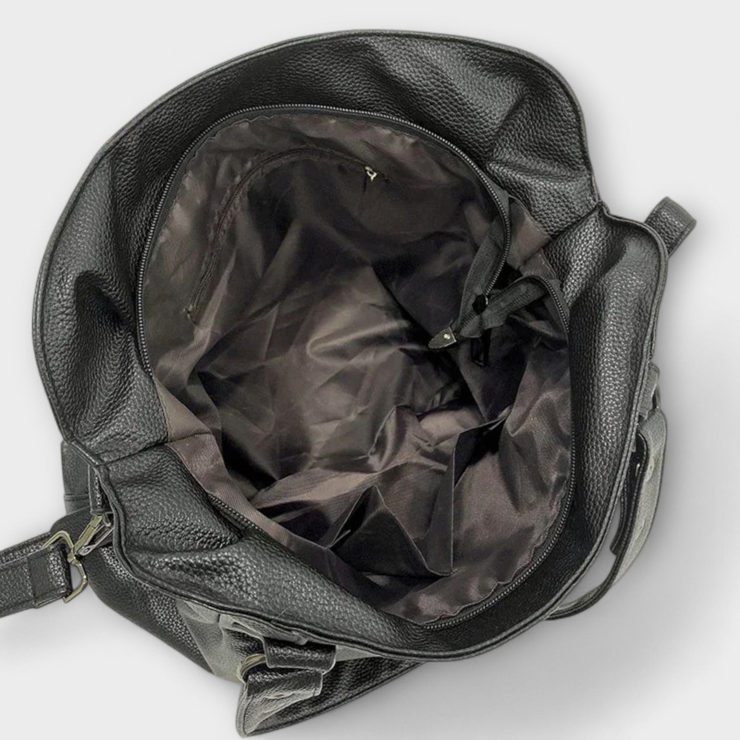 Lotte | Moderne Zwarte Schoudertas voor Dames met Verfijnde Accenten 4