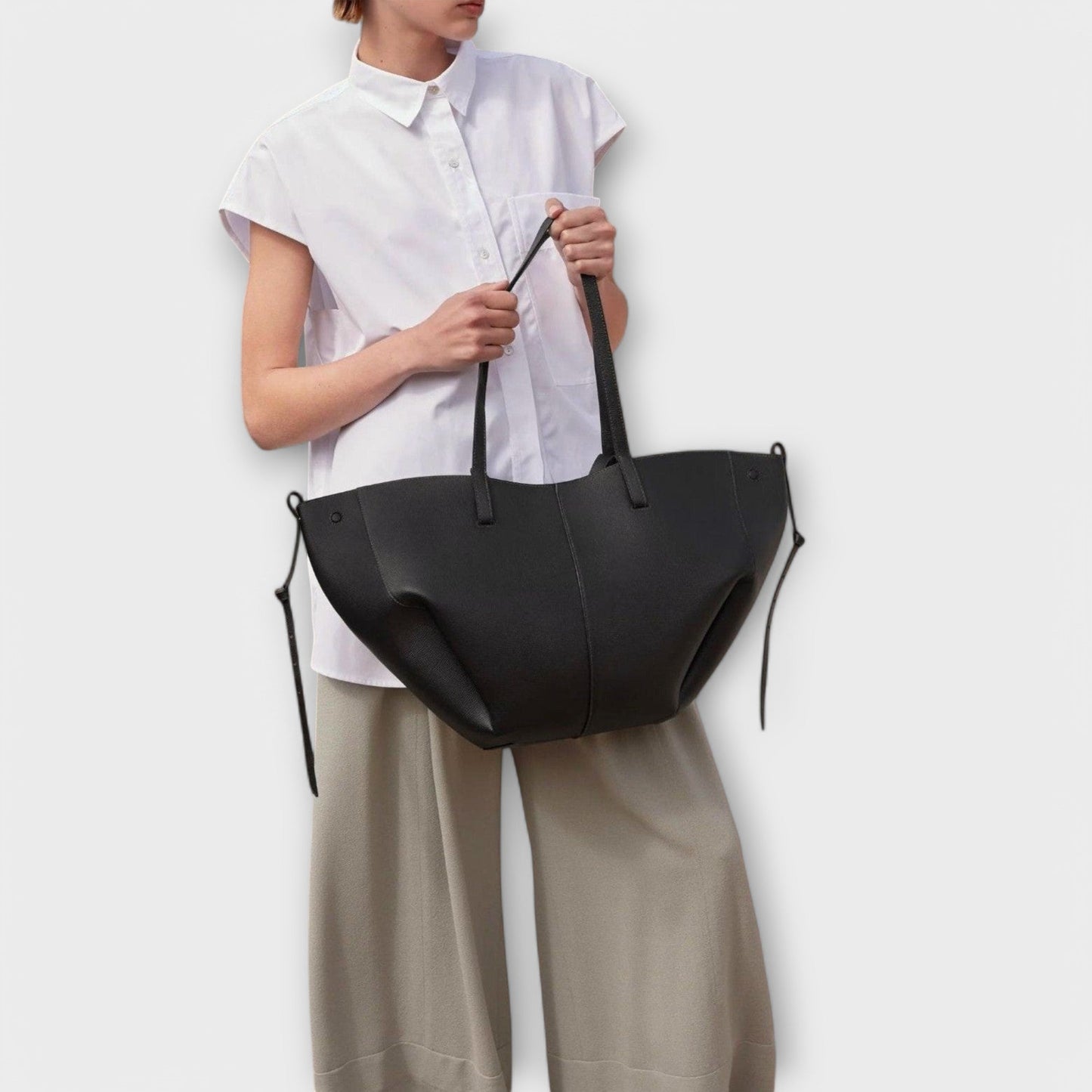 Lotte | Ruime Draagtas voor Dames met Minimalistisch Ontwerp en Comfortabele Handvatten 6