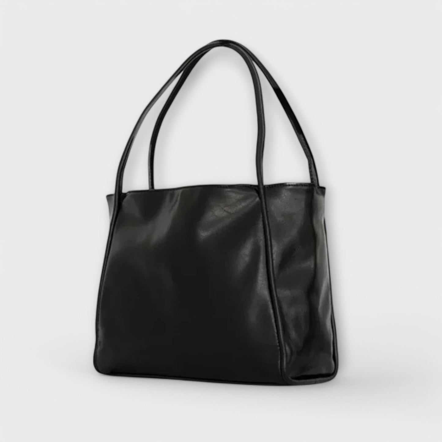 Lotte | Zwarte Dames Handtas van Kunstleer met Ruim Silhouet voor Zomergebruik 1