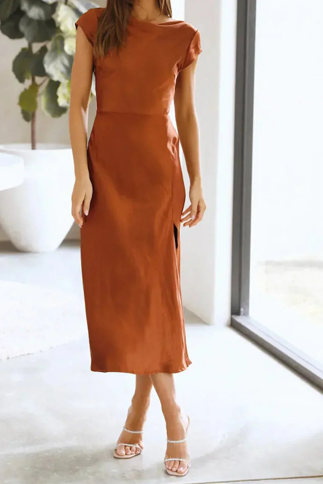 Sophie | Minimalistische Midi Slipjurk voor Dames met Elegant Silhouet 1