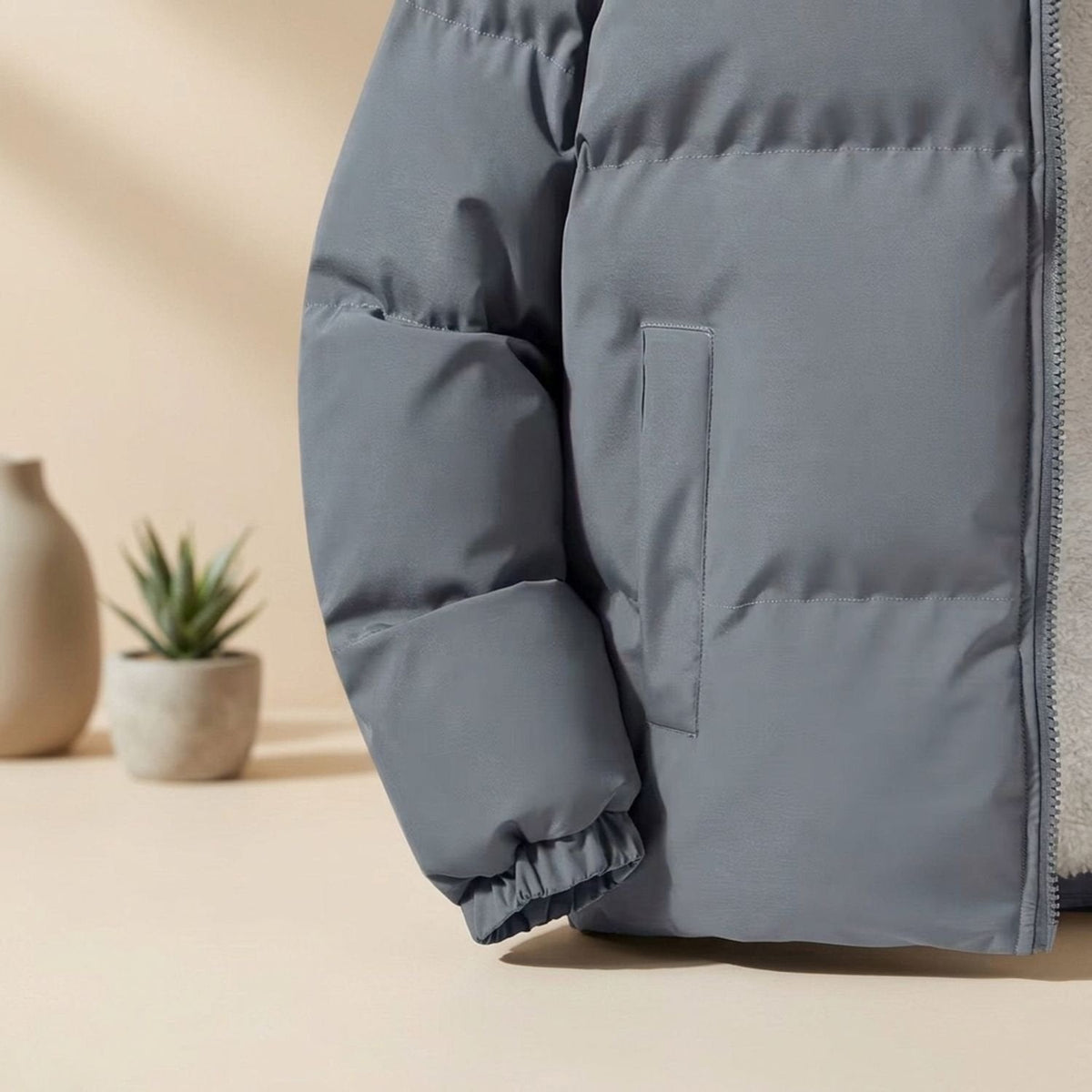 Heren winterjas gecombineerd met casual outfit