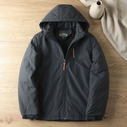 BRONTIGO jas gecombineerd met jeans voor een casual look