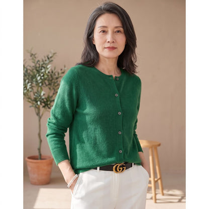 Vooraanzicht van de volledige CAMILA cardigan collectie