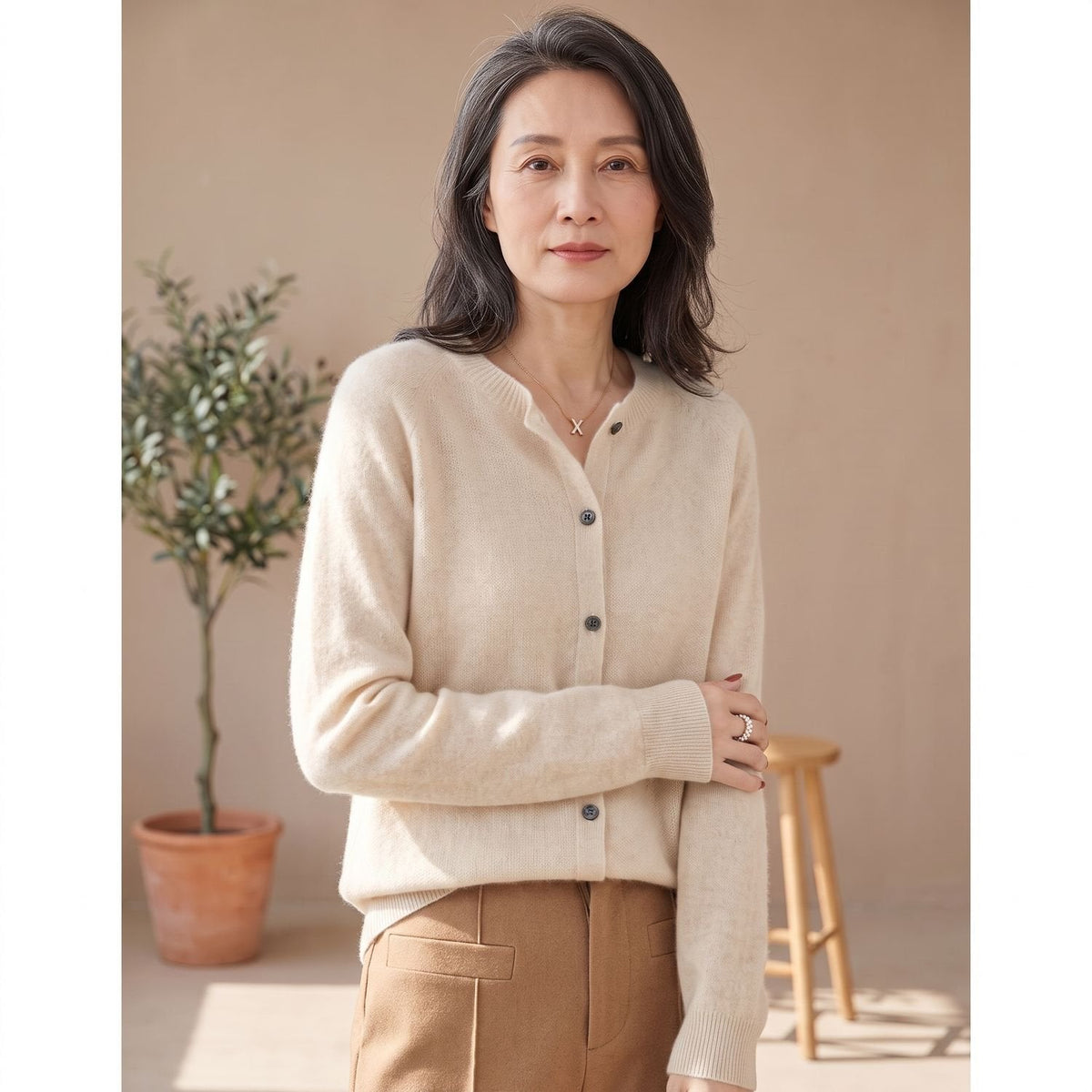 CAMILA cardigan model in verschillende maten S tot 3XL