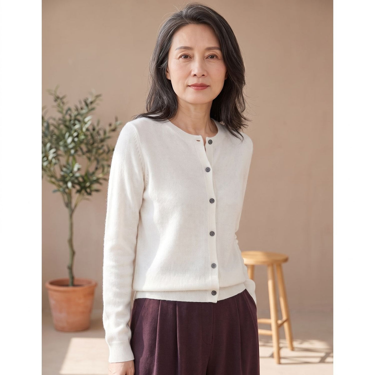 CAMILA cardigan gecombineerd met jeans voor casual stijl