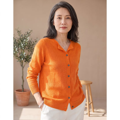 Achteraanzicht van de CAMILA cardigan met ronde hals