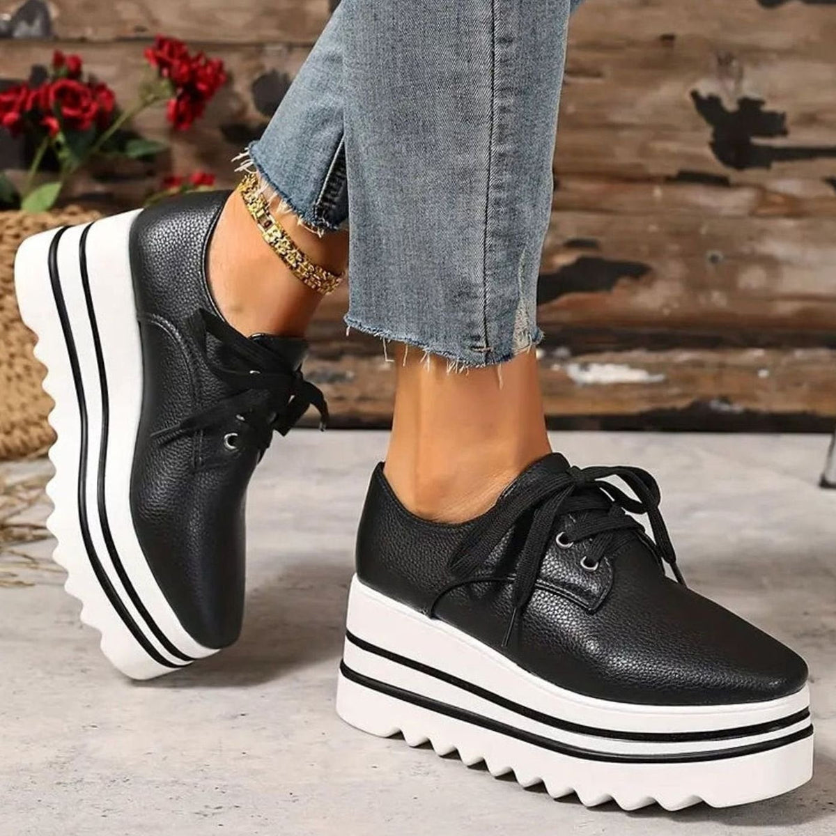 Bovenaanzicht van de CORINNE veterschoenen met plateauzool in verschillende kleuren