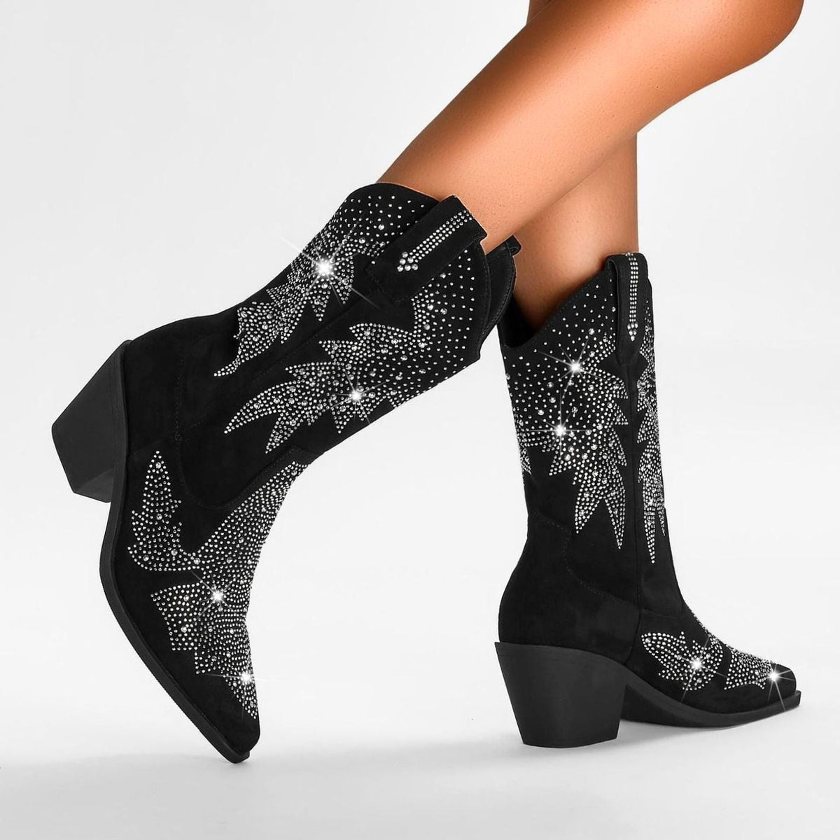 DAKOTA cowboy boots met blokhak, gedragen in een western outfit