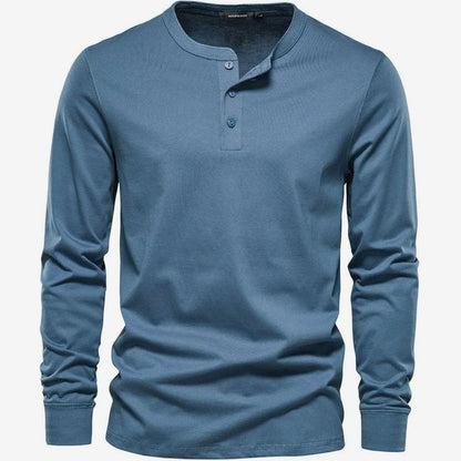 Close-up van de 3-knoops halslijn van het DALTON henley shirt
