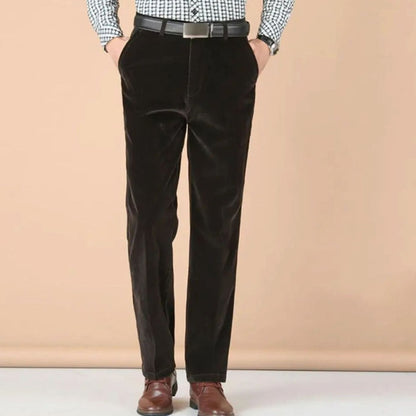 Close-up van luxe fluwelen stof van heren pantalon voor formele gelegenheden