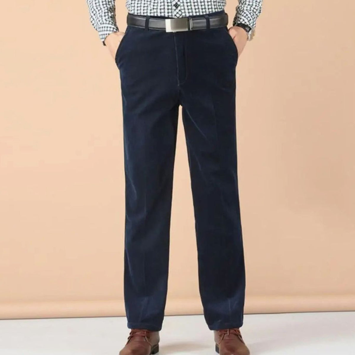 Heren fluwelen broek gecombineerd met overhemd en blazer voor bruiloft