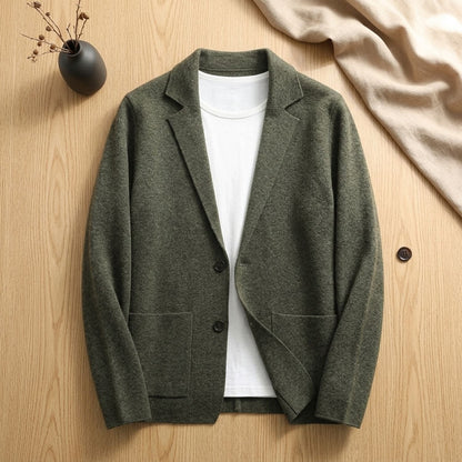 EDVIN cardigan gecombineerd met chino voor smart-casual look