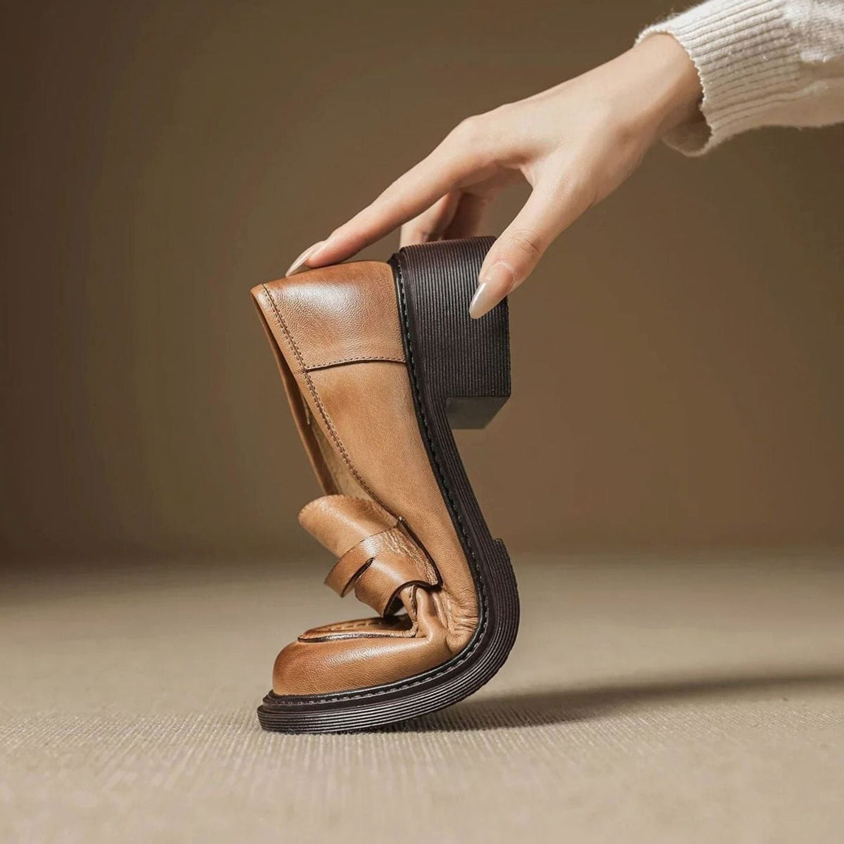 EMMIE loafers gedragen met jeans voor een casual chique look