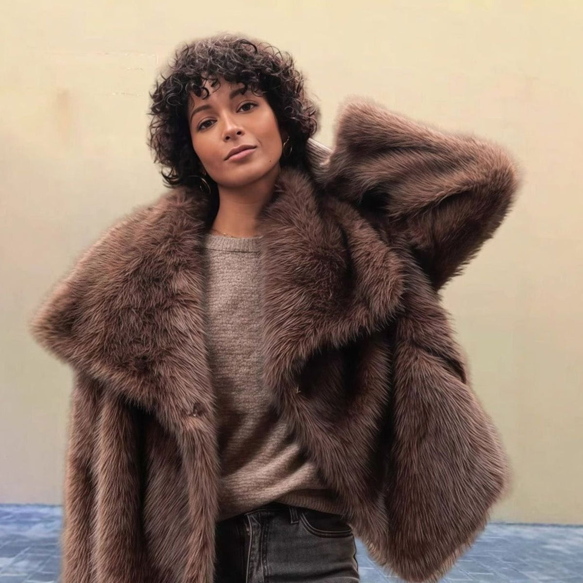FENLYRA cropped faux fur jas met oversized reverskraag voor dames
