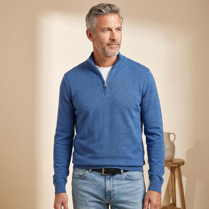 Heren pullover met kwartrits in casual outfit buiten