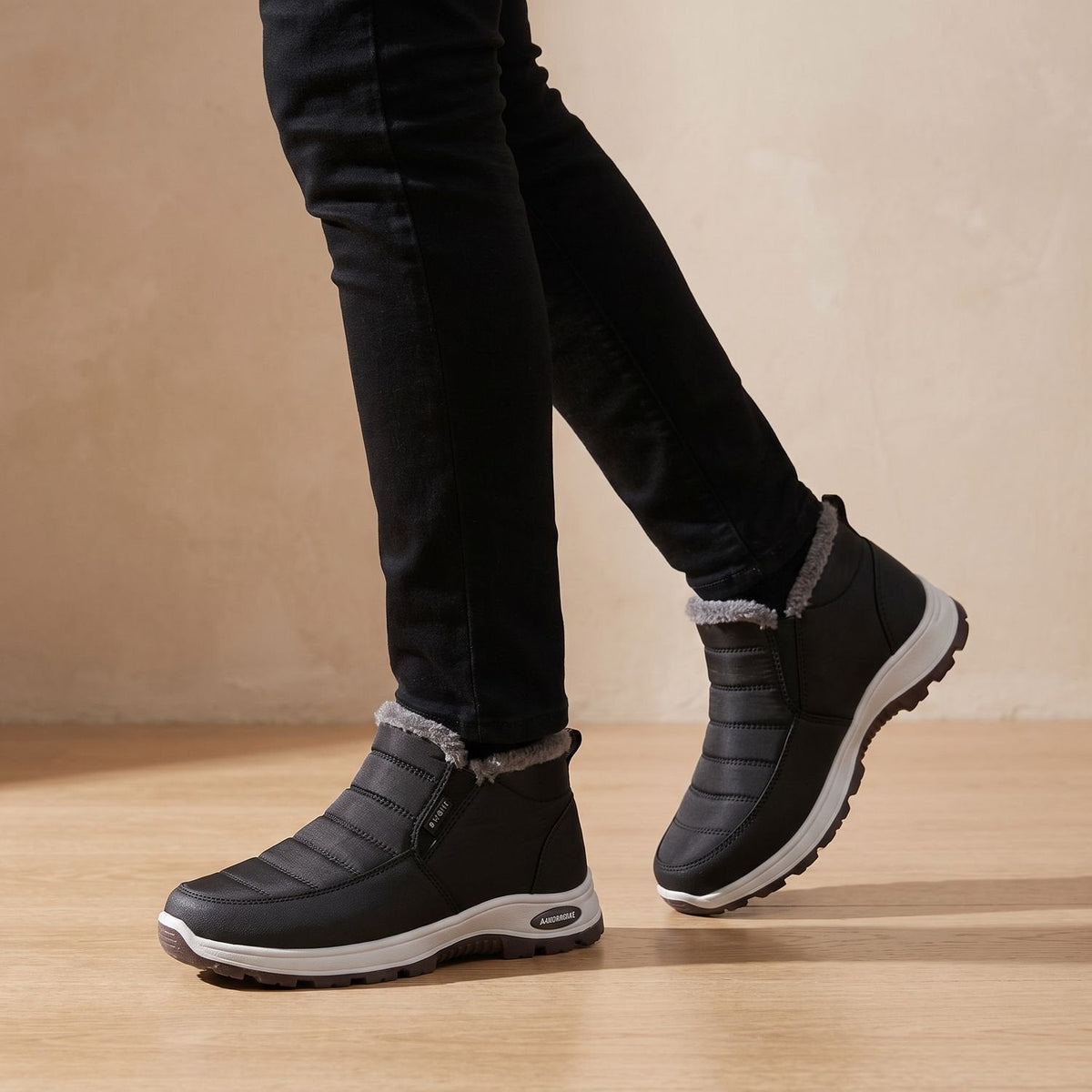 Achteraanzicht van de gevoerde FLORIN instapboots
