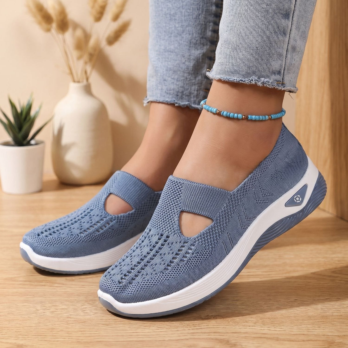 Detail van de schokdempende gel zool van de FREYA sneaker