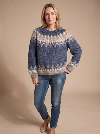Detail van het Scandinavische jacquardmotief op de FROJA trui
