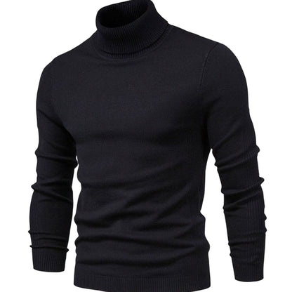 Heren slim-fit trui gedragen met chino en loafers