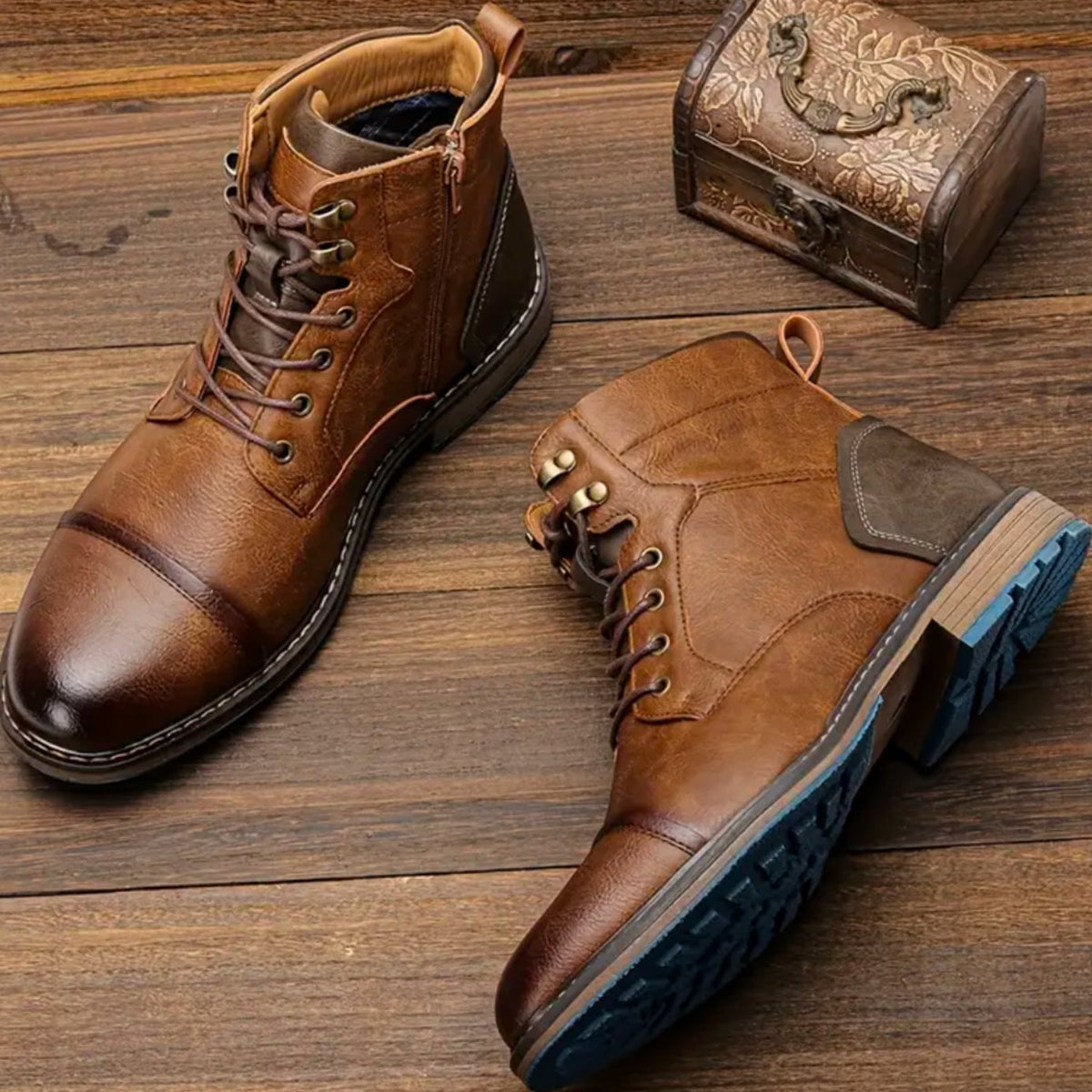 Bruine vintage herenboots met cap-toe design en veterclosure