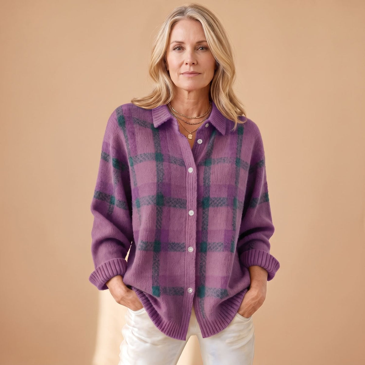 LOTTA cardigan gedragen over een jurk voor een retro herfstlook