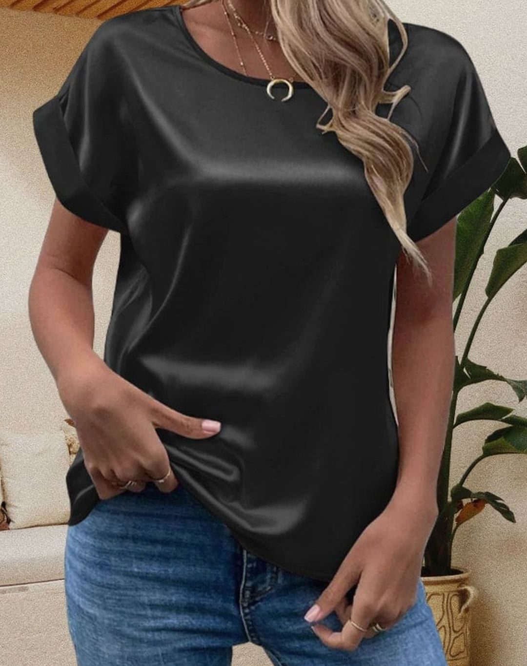 MAREN blouse gestyled met rok voor een semi-formele avondlook