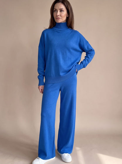 Stijlvolle herfstlook met rolkraagset en enkellaarsjes
