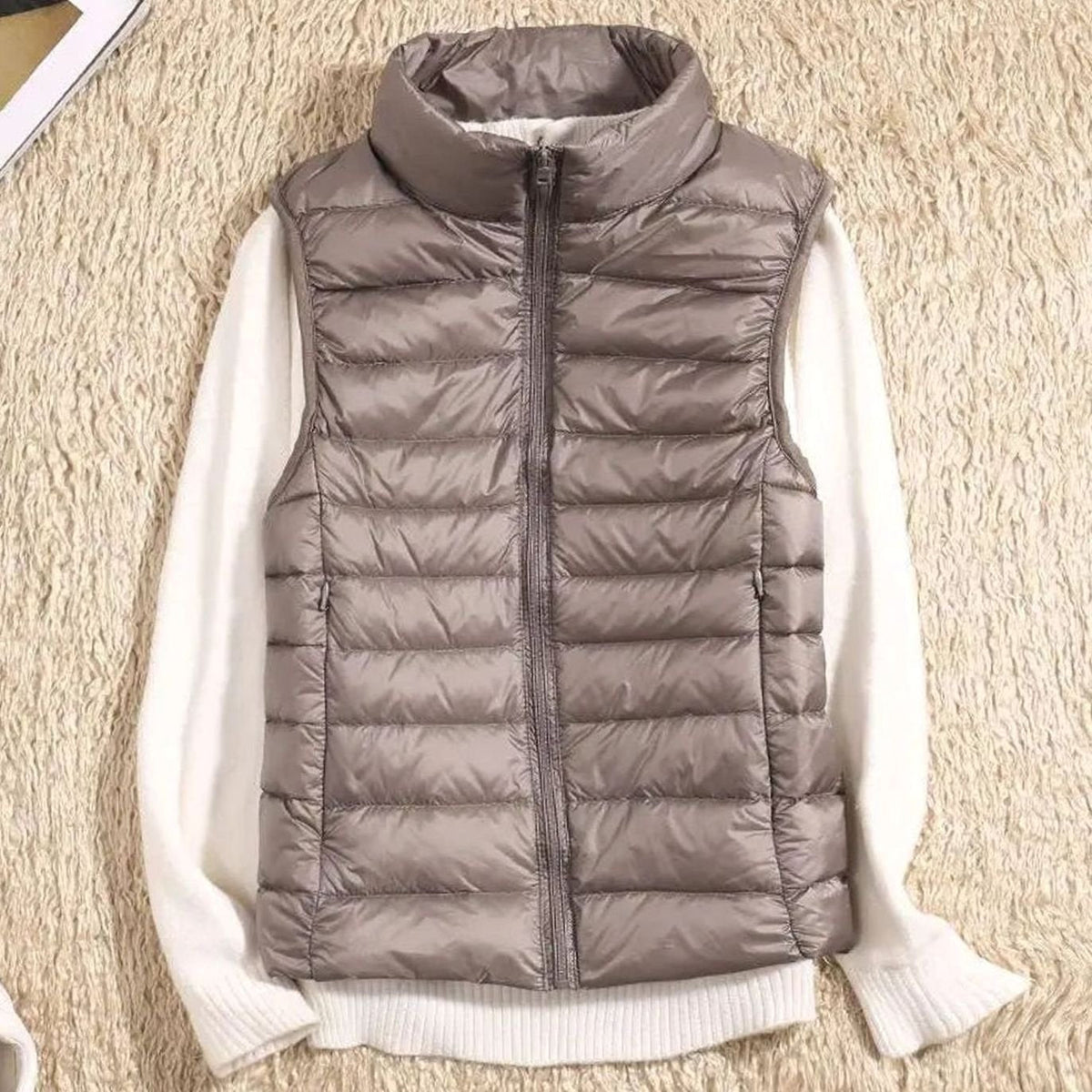 Volledige look met QUENNA gewatteerde bodywarmer voor dagelijks gebruik