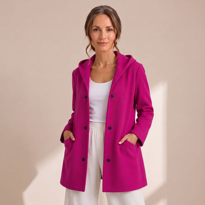 SERALEEN vest in diverse kleuren uitgestald