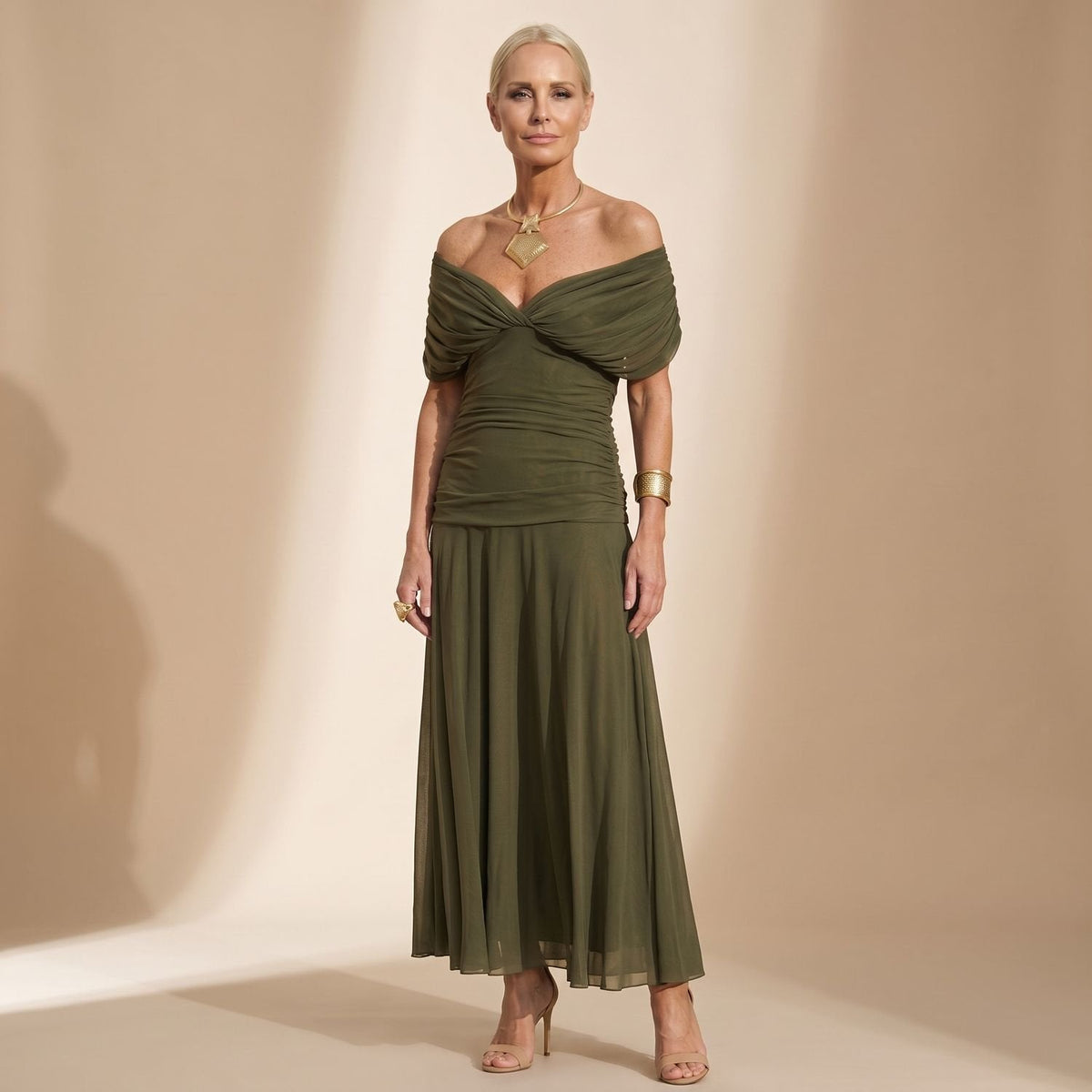 Olijfgroene off-shoulder midi-jurk met chiffon rok en geplooide taille