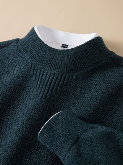Detail van de ribgebreide kraag van de pullover