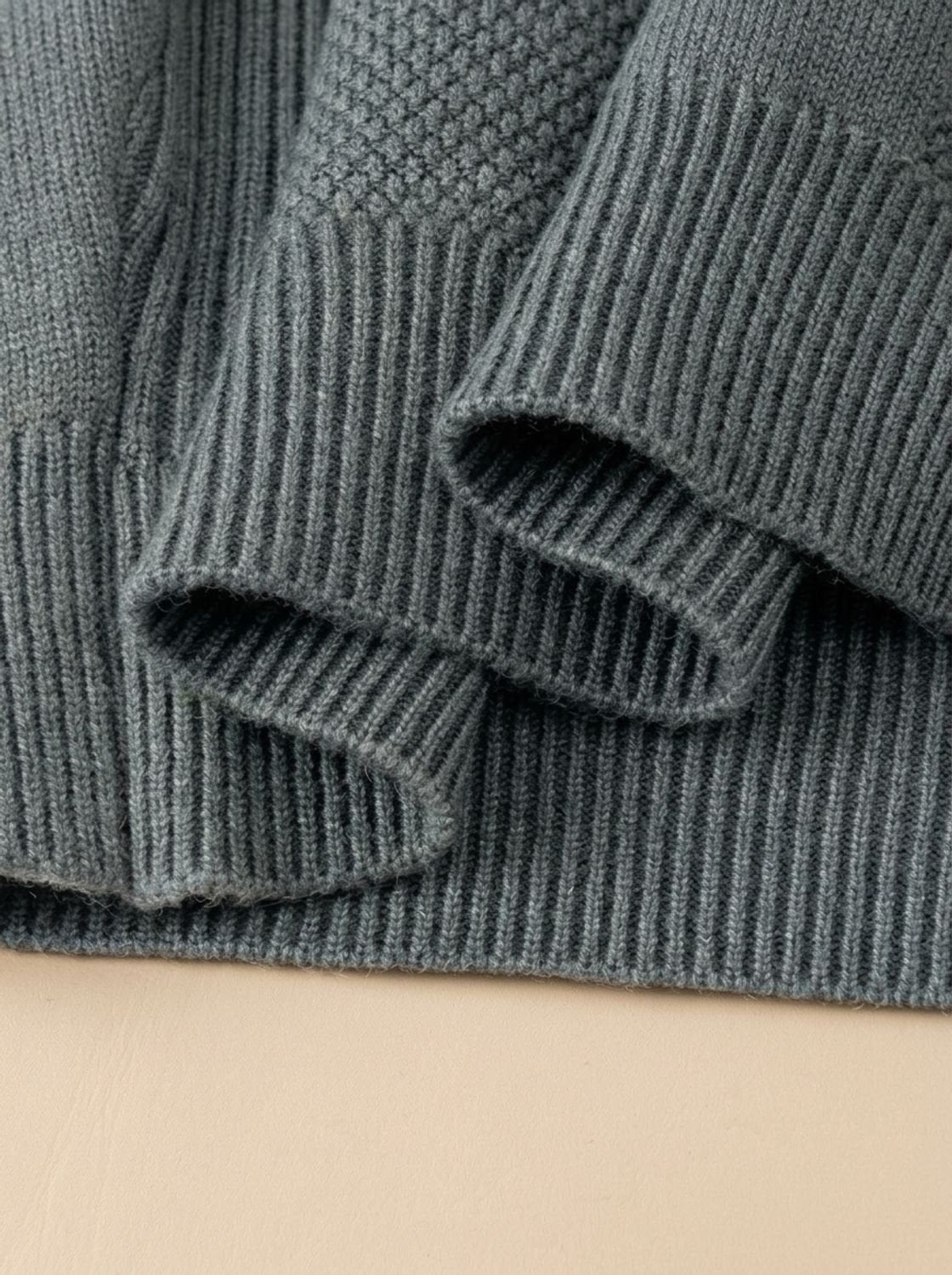 Detailfoto van de stof en textuur van de pullover