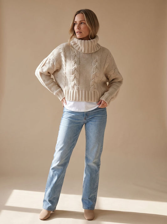 TORWEN oversized damestrui met rolkraag en kabelpatroon in grofgebreide stijl