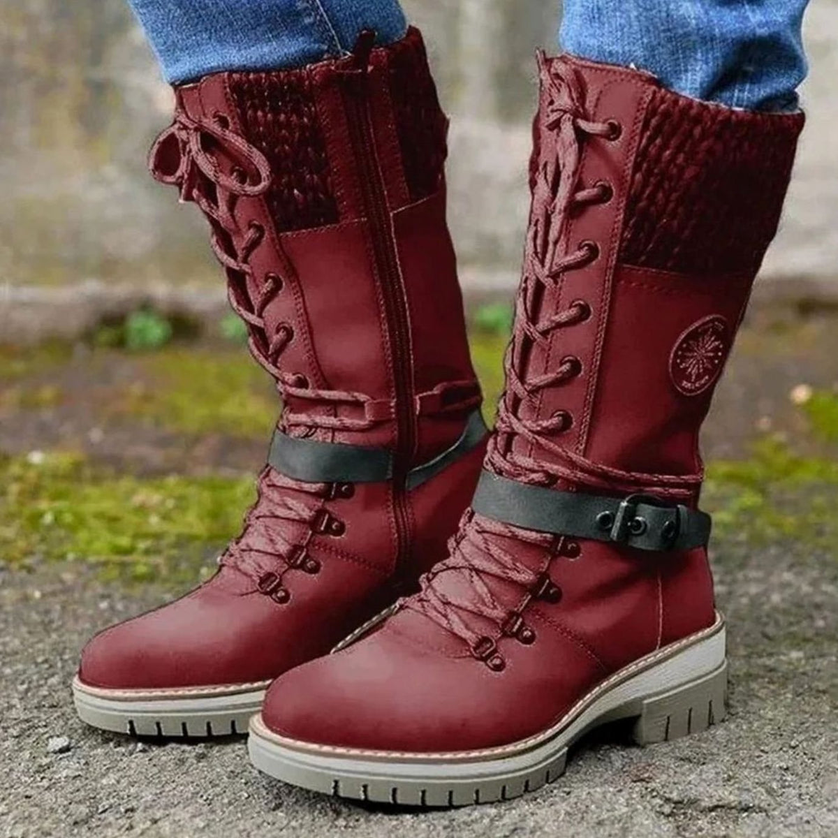 Zijaanzicht van WINTERLY winterlaarzen met zijrits en geprofileerde zool