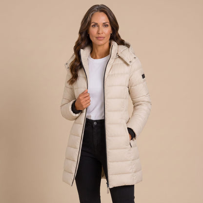 WOLFINE damesjas gedragen over een jurk voor stedelijke look