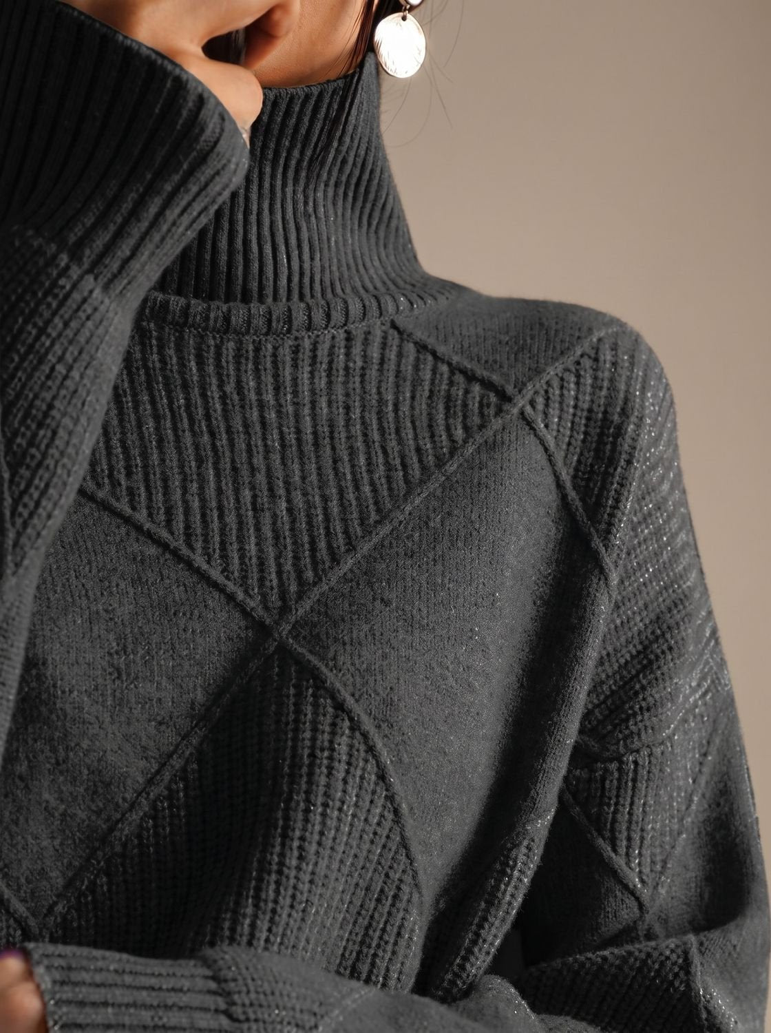 Coltrui in kleur grijs getoond op model